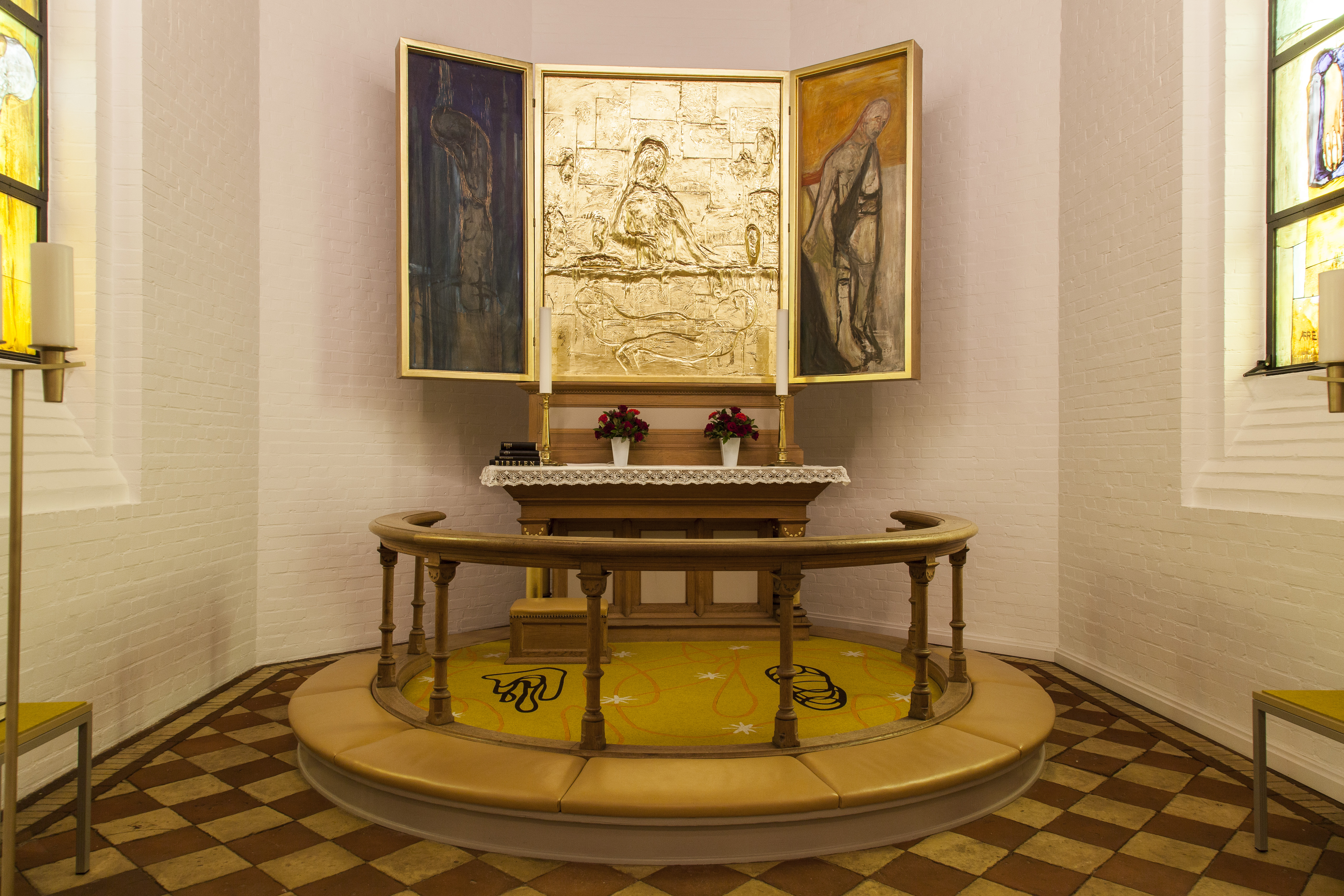 Altertæppe i kirke i Fraster filt